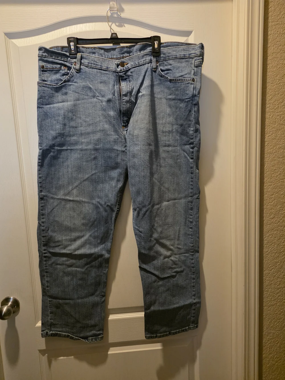 Wrangler Men's Medium Blue Relaxed Jeans